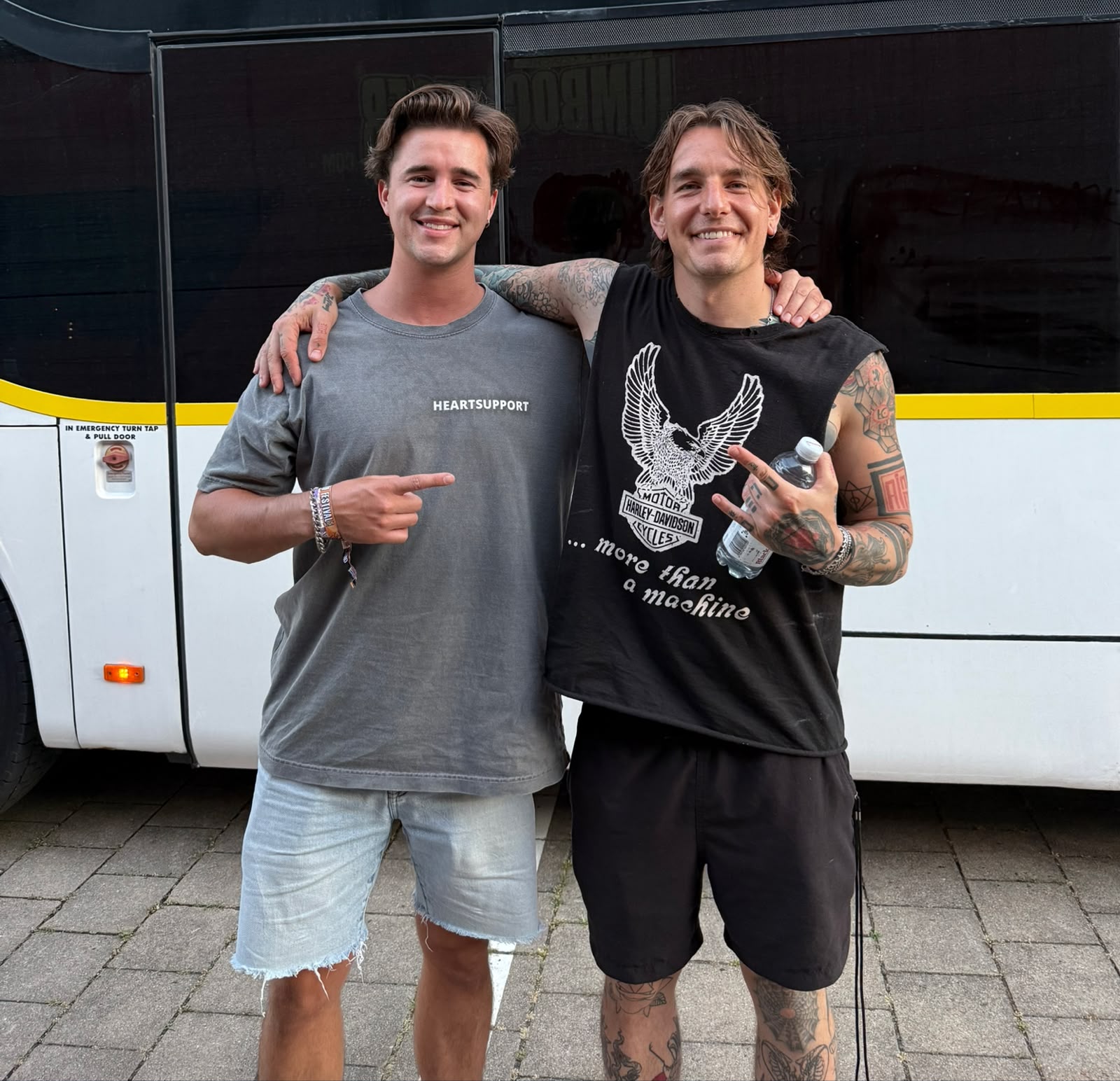 Ruben Elio Molanus with Andy Glass of We Came As Romans at Impericon Festival Leipzig